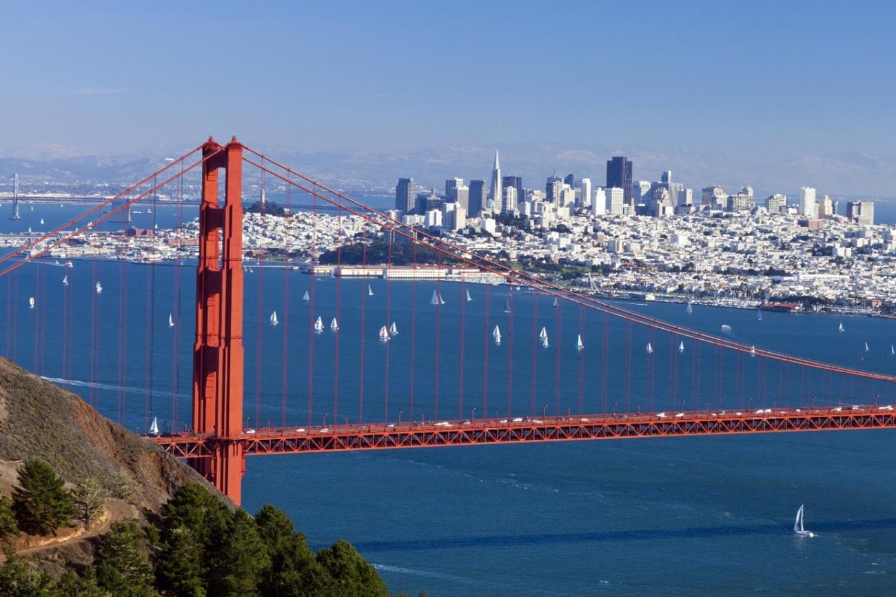 Image of Golden Gate bridge with San Francisco in the background